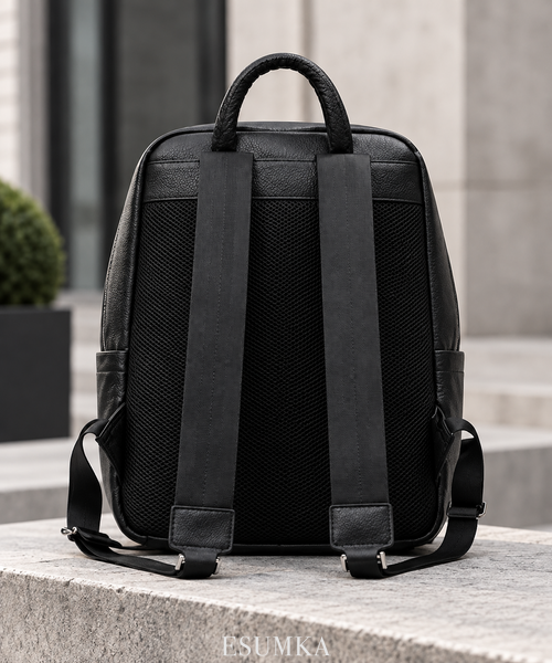 Leather bagpack 823131